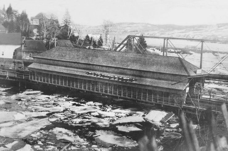 Vieux pont sur la rivière Madawaska à Edmundston (am_2153)