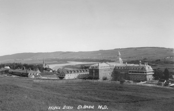 Hôtel-Dieu vu de la montagne vers 1916 (ph_667)