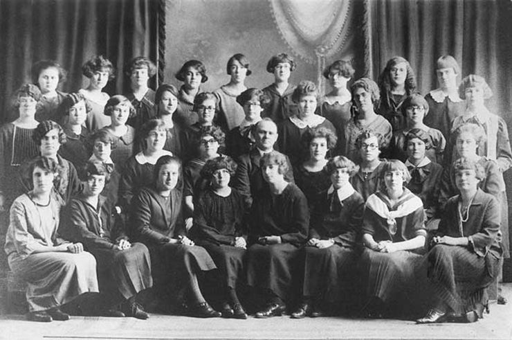 Finissantes et finissants de l’École normale en 1924 (ph_4048)