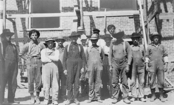Employés sur le chantier de construction en 1913 (ph_9)