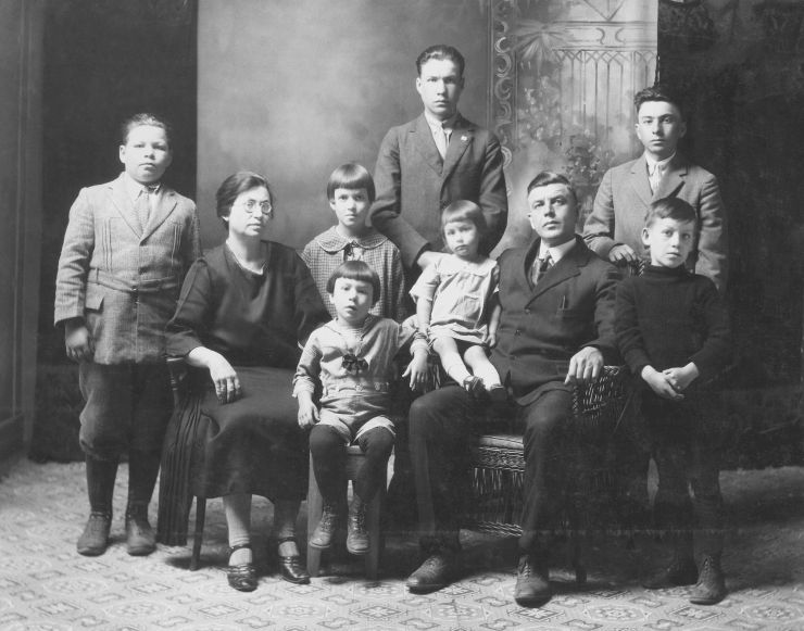 Famille d’Oscar Levasseur et de Délina Cyr (am_71)