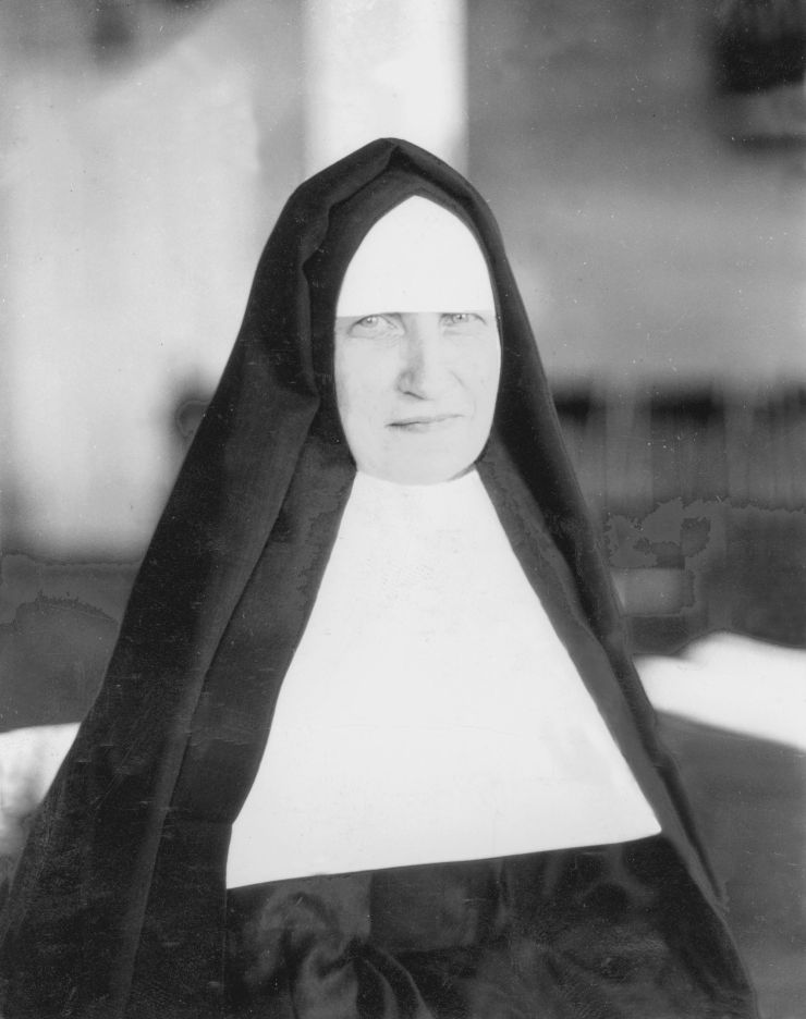 Délia Cyr dite soeur Guy (1882-1950) (ph_3494)